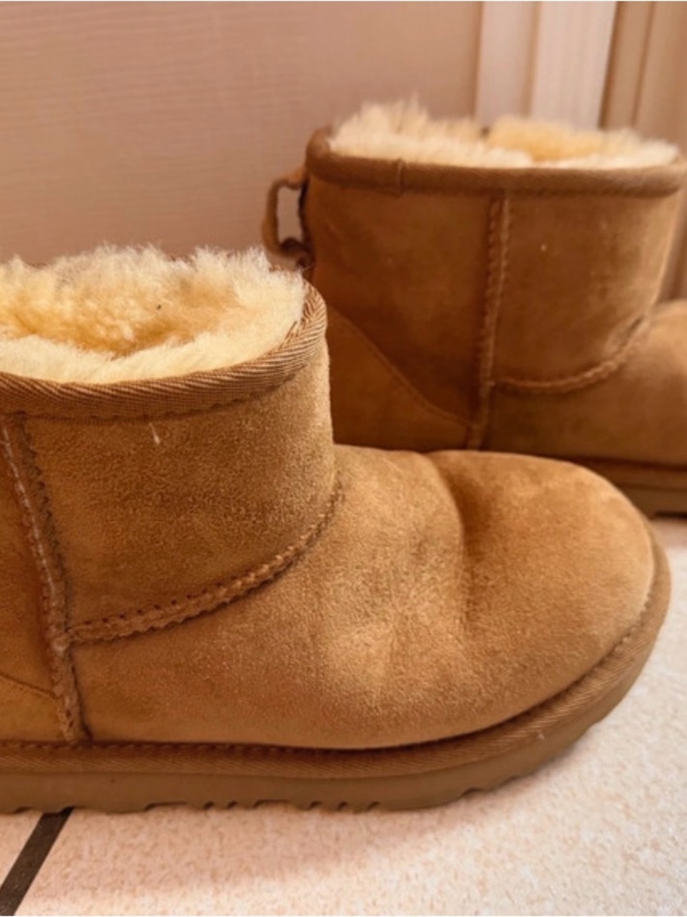 UGG Kids Classic Mini size 2 - Chestnut - Picture 3 of 6